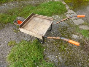 Bee barrow in use